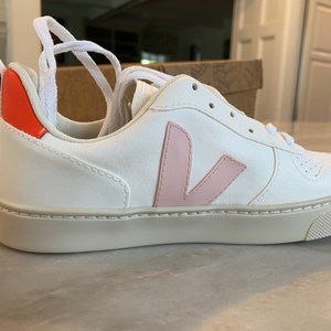 Veja girl size 3 white with pink and orange